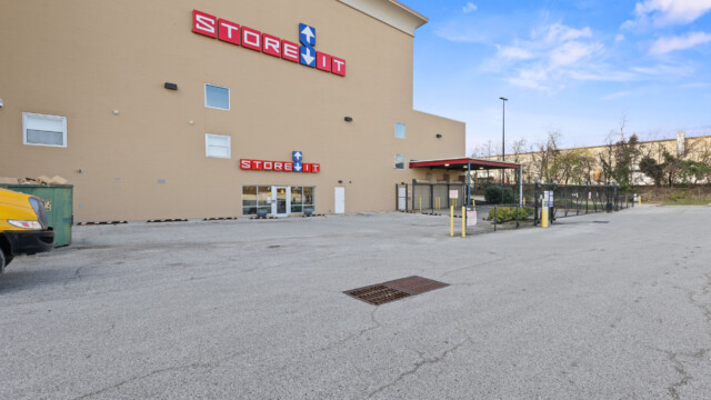 front of facility and loading zone at Store-It in Halethorpe, MD